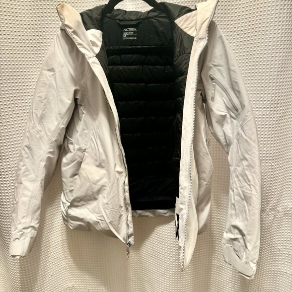 USED Arc'teryx THERISS DOWN JACKET W,ATMOS,S - Picture 4 of 7